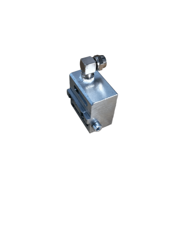 Tensioner and injector bloc